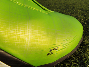 syntetický povrch kopačiek adidas SprintSkin
